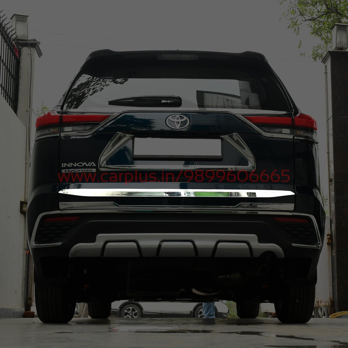 
                  
                    KMH Rear Patti(Middle) Chrome for Toyota Hycross/Invicto-EXTERIOR CHROME-KMH-CARPLUS
                  
                