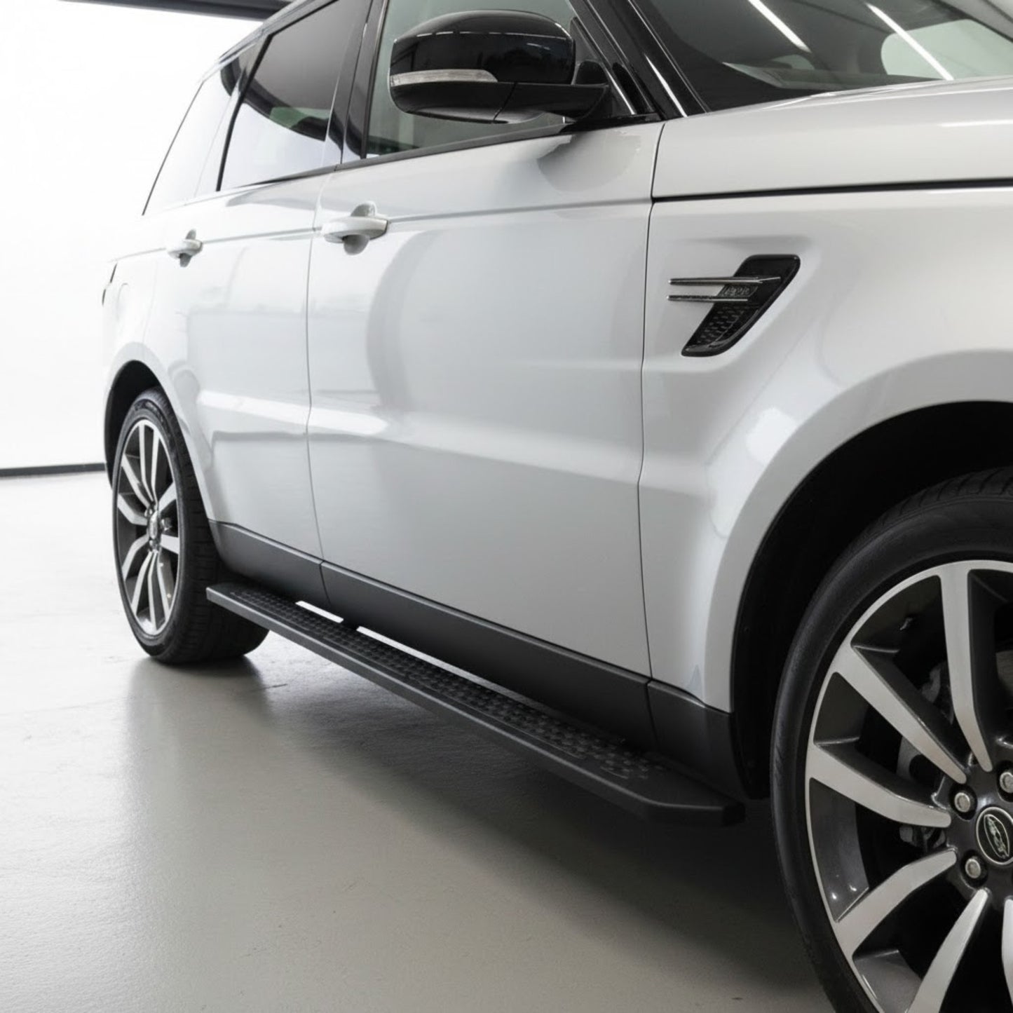 
                  
                    ESS For Range Rover Vogue (2023 LWB OEM)-AUTOMATIC SIDE STEPPER-RETRO-CARPLUS
                  
                