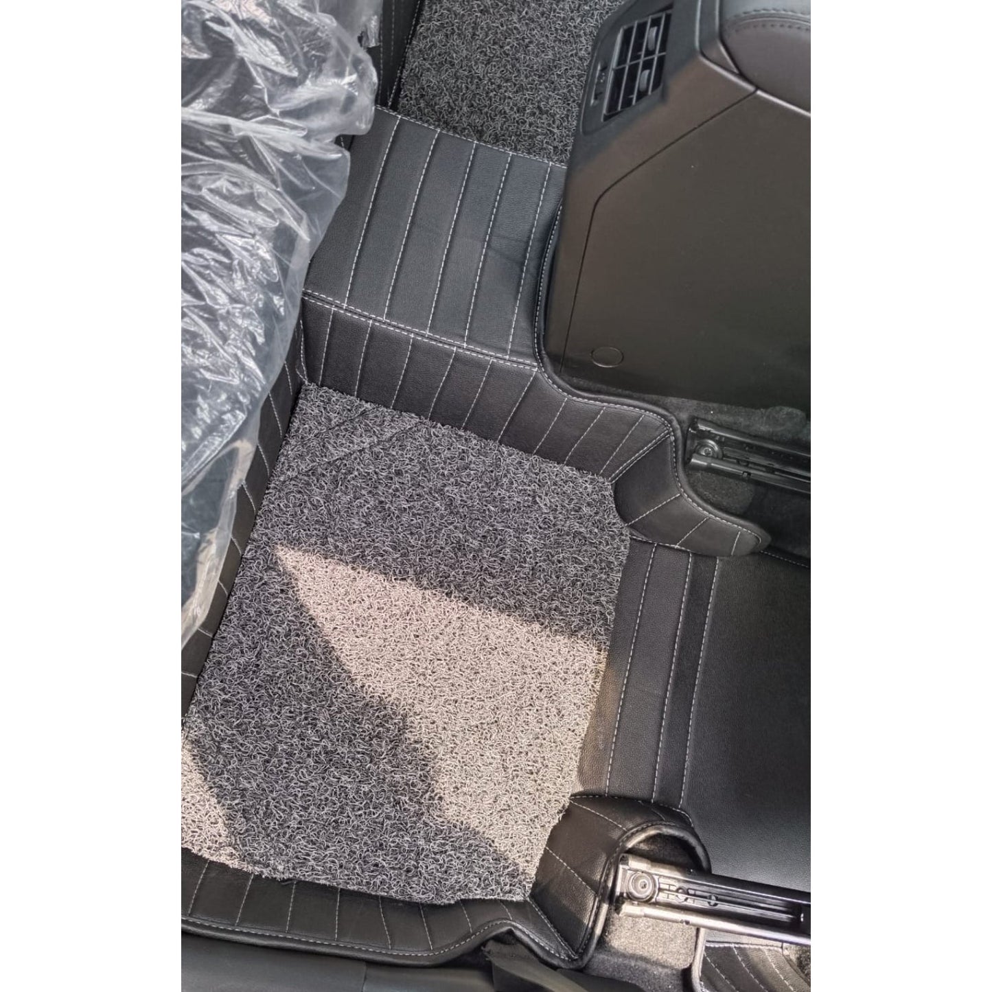 
                  
                    GT Sports 10X Mats With Grass for Toyota Hyryder-Black(GM-Black//Silver)-CARPLUS-CARPLUS
                  
                