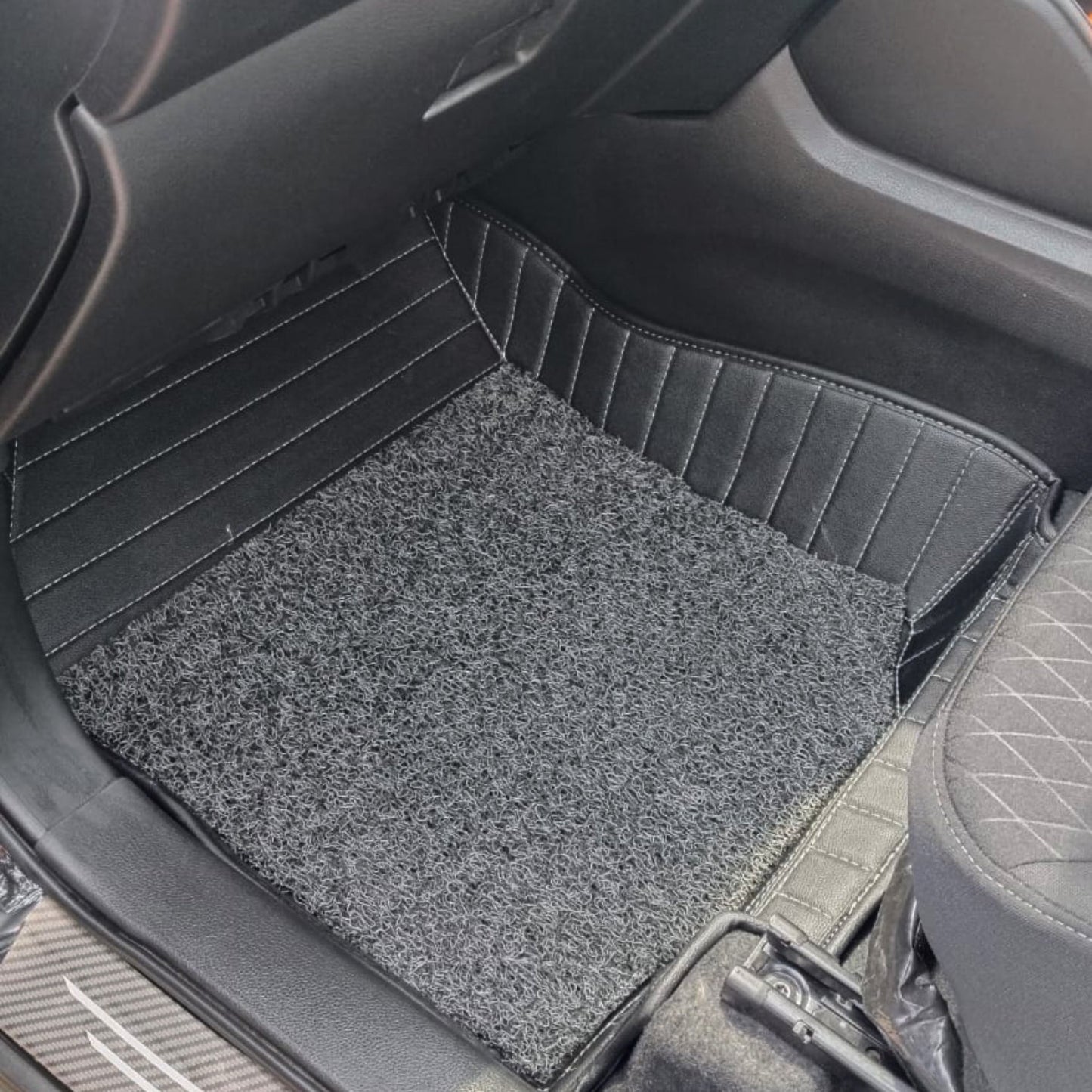 
                  
                    GT Sports 10X Mats With Grass for Toyota Hyryder-Black(GM-Black//Silver)-CARPLUS-CARPLUS
                  
                