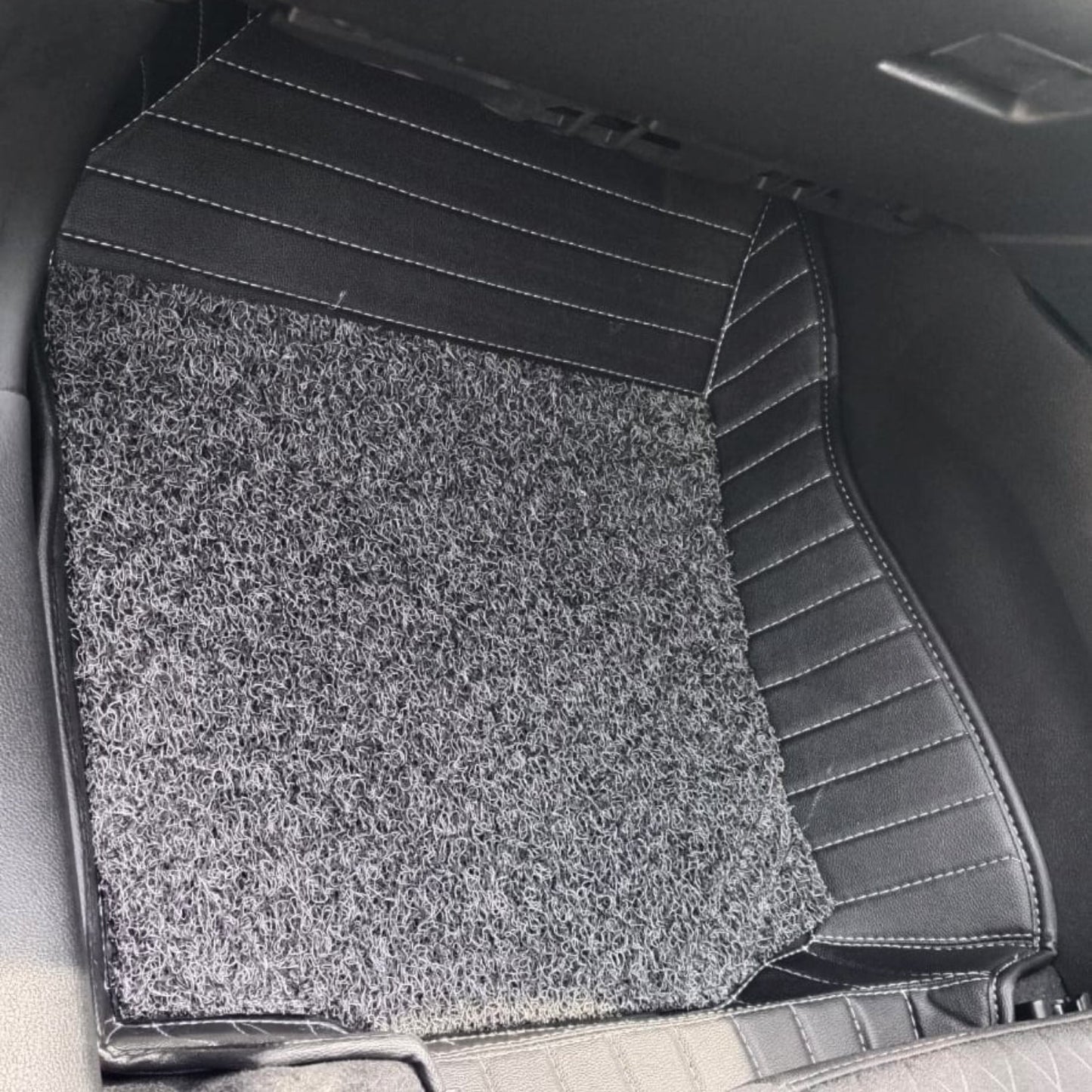 
                  
                    GT Sports 10X Mats With Grass for Toyota Hyryder-Black(GM-Black//Silver)-CARPLUS-CARPLUS
                  
                