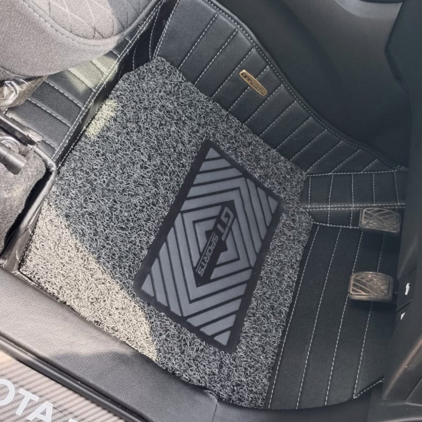 
                  
                    GT Sports 10X Mats With Grass for Toyota Hyryder-Black(GM-Black//Silver)-CARPLUS-CARPLUS
                  
                