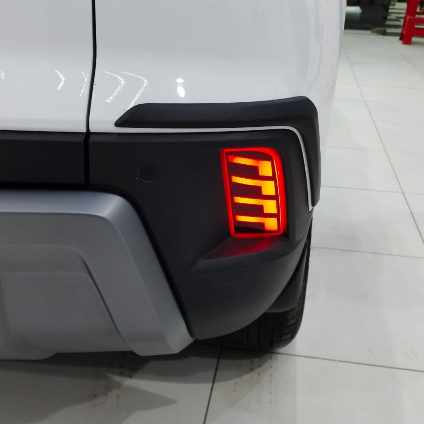 
                  
                    KMH Rear Bumper Reflector for Hyundai Creta 2024(Type-A, Matrix)-CARPLUS-CARPLUS
                  
                