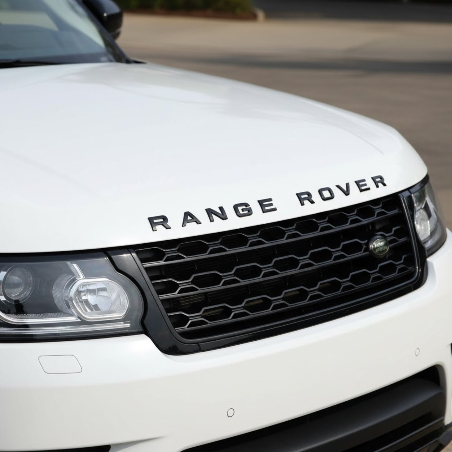 
                  
                    RANGE ROVER Emblem 3D Letters-BADGES-CARPLUS-Silver-CARPLUS
                  
                