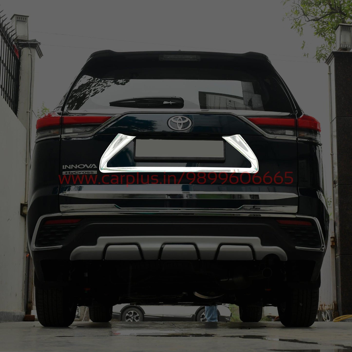 
                  
                    KMH Rear License Plate Frame for Toyota Hycross-EXTERIOR CHROME-KMH-CARPLUS
                  
                