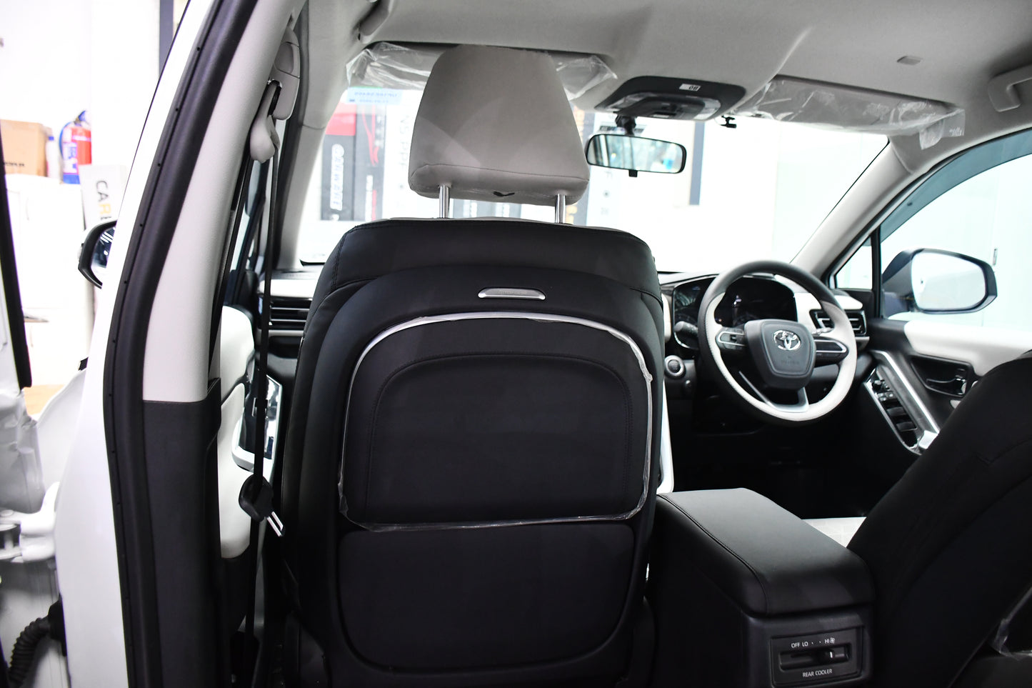 
                  
                    Top Gear GO BUDDY Multifunctional Car Seat Tray With Ambient Light for Toyota Hycross-LAPTOP TRAY-TOP GEAR-CARPLUS
                  
                