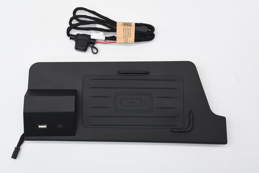 
                  
                    X-Decibel Wireless Charger for Toyota Innova Hycross-WIRELESS CHARGER-X-DECIBEL-CARPLUS
                  
                