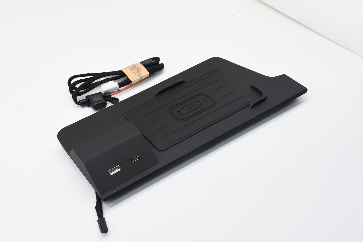 
                  
                    X-Decibel Wireless Charger for Toyota Innova Hycross-WIRELESS CHARGER-X-DECIBEL-CARPLUS
                  
                