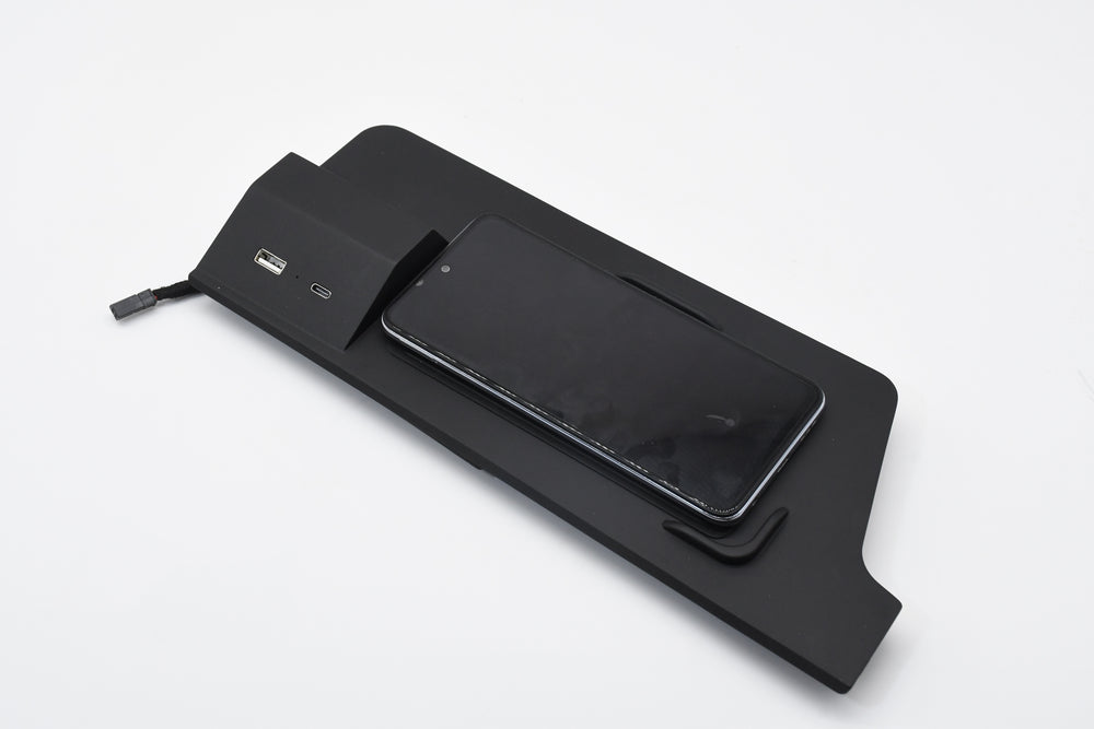 
                  
                    X-Decibel Wireless Charger for Toyota Innova Hycross-WIRELESS CHARGER-X-DECIBEL-CARPLUS
                  
                