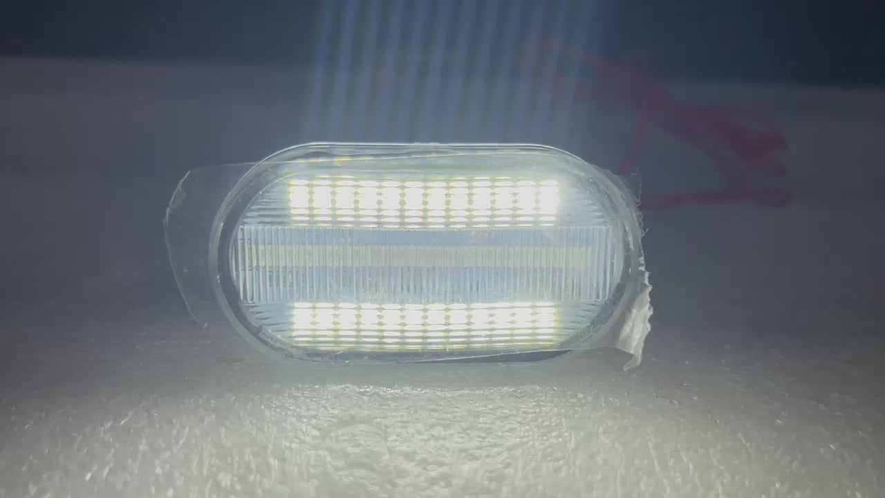 
                  
                    Load and play video in Gallery viewer, YCL Side Maker Signal Light for Maruti Suzuki Jimny White
                  
                