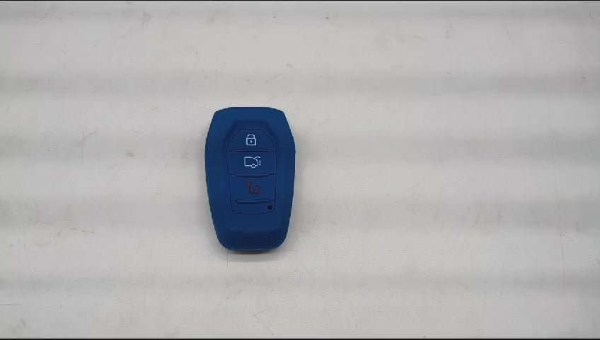 
                  
                    Load and play video in Gallery viewer, KMH Silicone Smart Key Cover KC-48 for Mahindra XUV 500
                  
                
