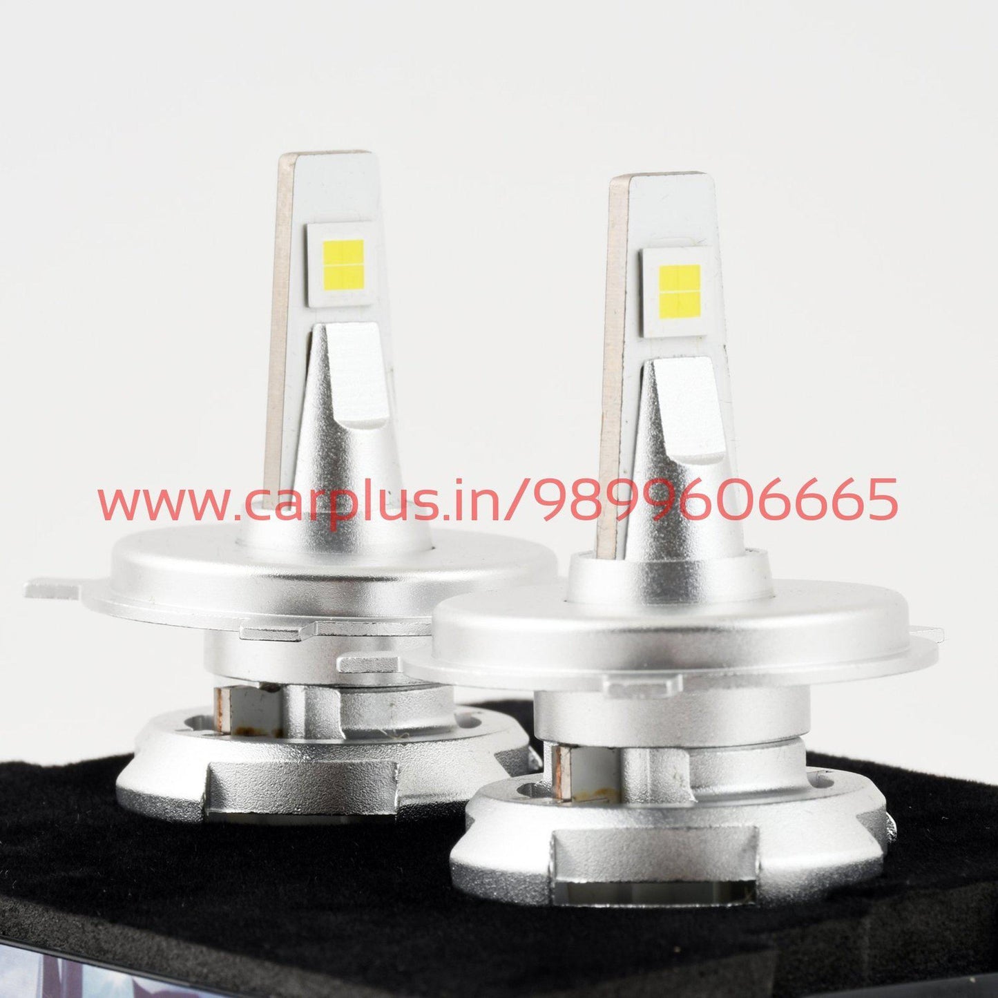 
                  
                    KMH Turbine LED head Lamp 80W 4800 LMS 6000K KMH-TIN LED HEAD LAMP.
                  
                